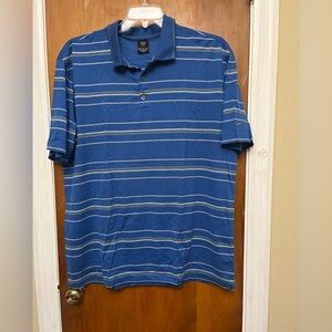 Nike Men’s golf shirt.             C4
